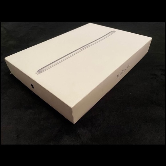 Macbook - Picture 8 of 11